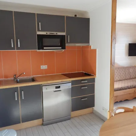 Spacieux Pour 8 Pers, Balcon, Proche Commerces, Acces Direct Pistes Et Parking Couvert - Fr-1-634-9
